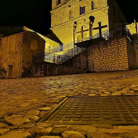 Affittacamere La Cartiera Palazzo Adriano Exterior foto